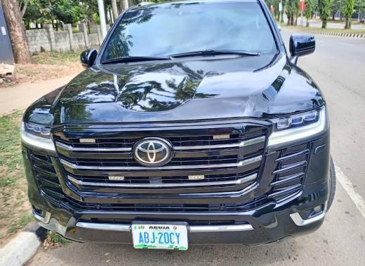 Toyota Land Cruiser SUV